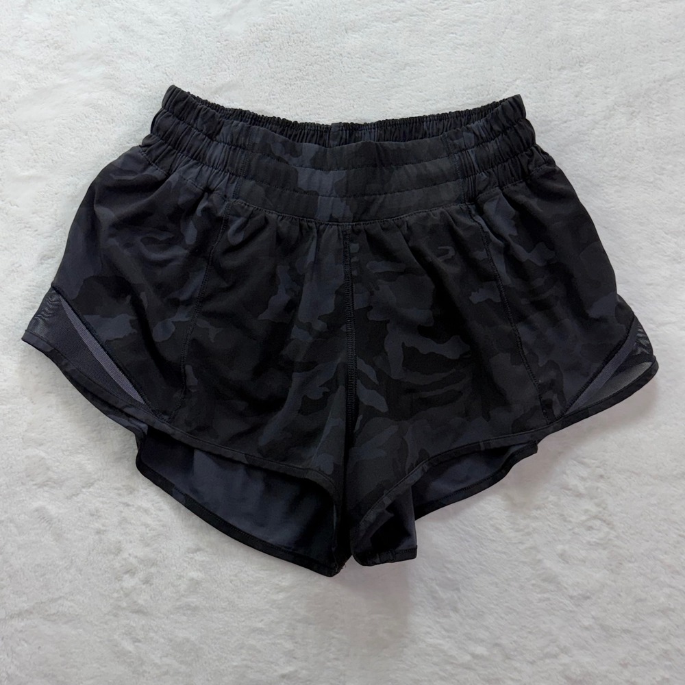 Lululemon Shorts Hotty Hot Camo Black Womens 2